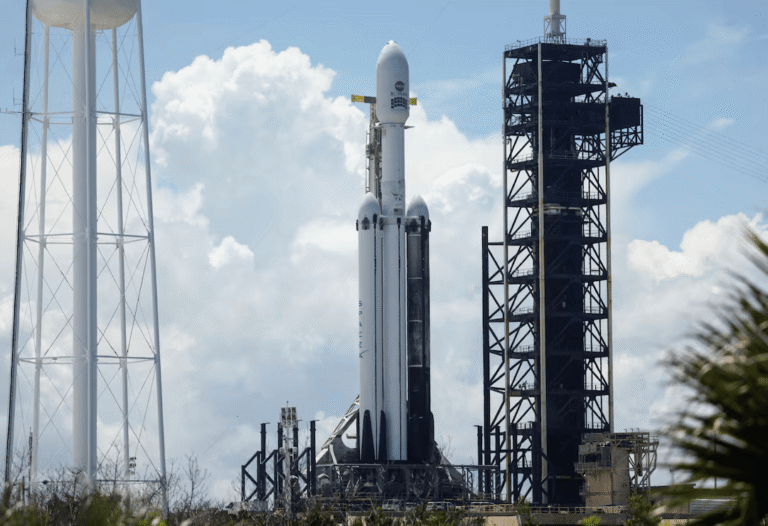 NASA Lanza el Potente Telescopio Espacial Roman desde Florida